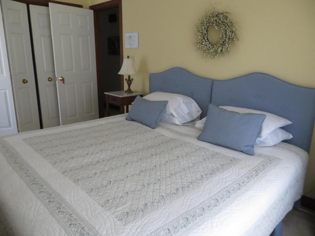 Cedar Gables Bed & Breakfast Niagara-on-the-Lake Oda fotoğraf
