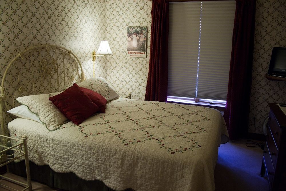 Cedar Gables Bed & Breakfast Niagara-on-the-Lake Dış mekan fotoğraf